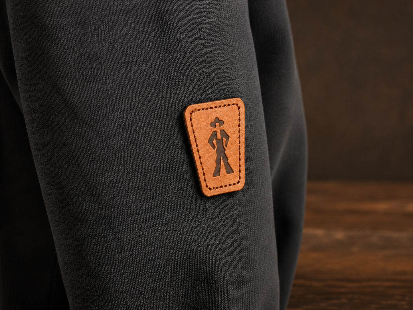 Original Veddel Zip-Hoodie in Schwarz mit Reißverschluss – Detailansicht